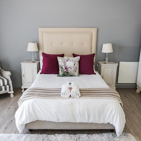 Namaste Spacious Studio Apartment Langebaan Esterno foto