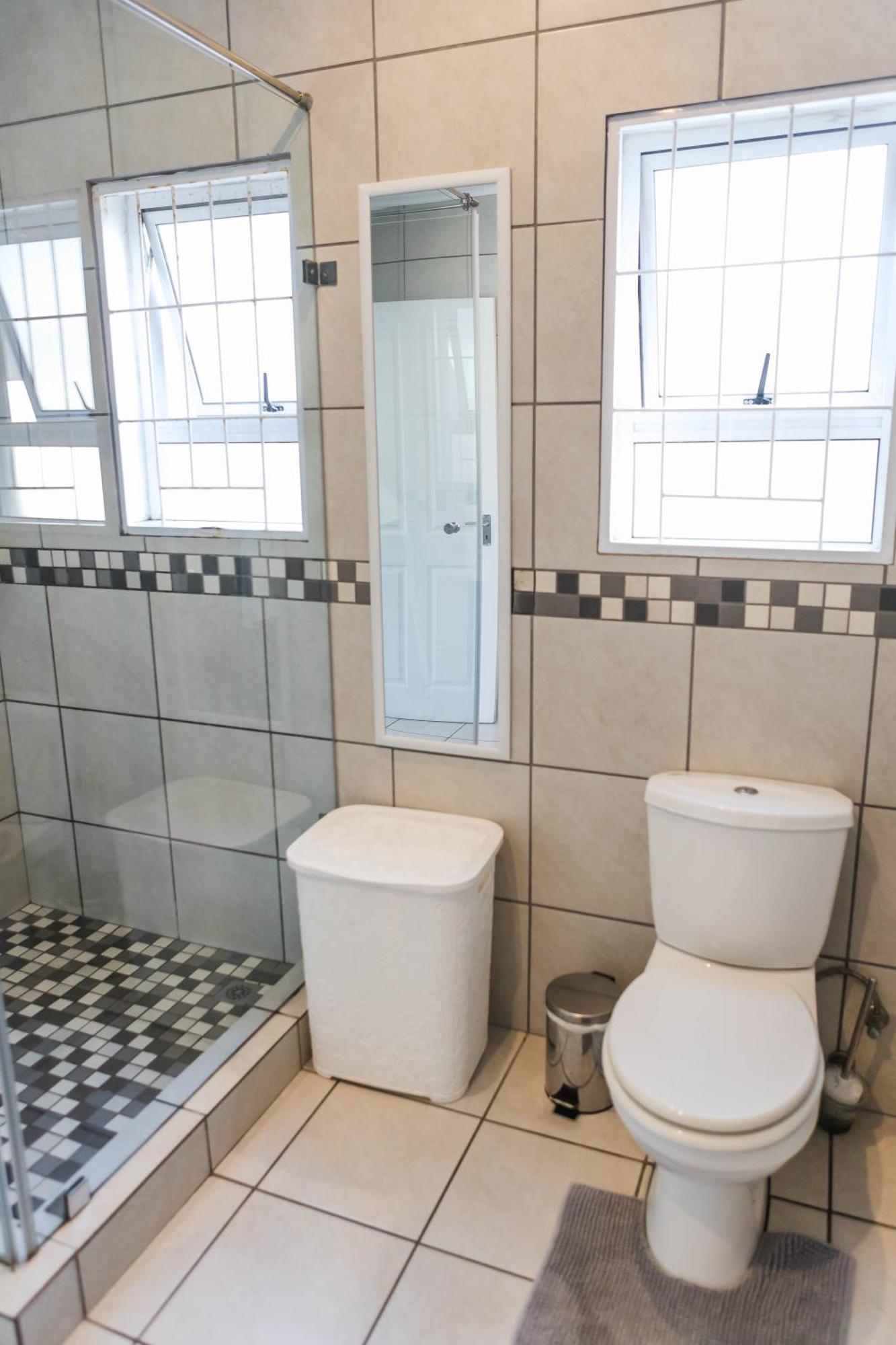 Namaste Spacious Studio Apartment Langebaan Esterno foto
